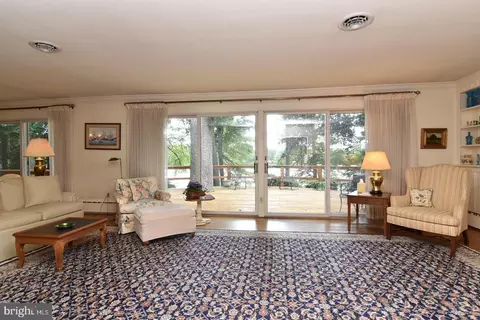 Living - 140 Lakeside Dr, Laurel, DE 19956 photo 1 of 4