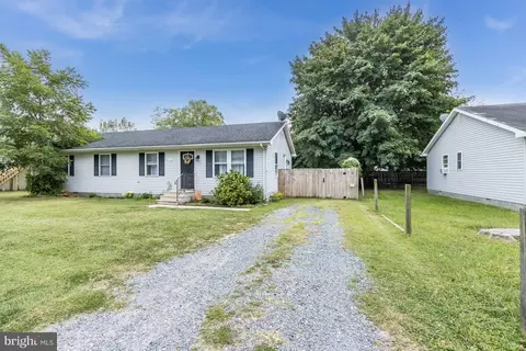 112 Betts St, Milton, DE 19968 photo 2