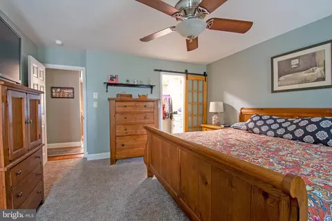 Bedroom - 36499 Pine Grove Ln, Ocean View, DE 19970 photo 1 of 3