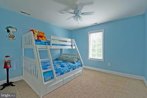 Bedroom - 36499 Pine Grove Ln, Ocean View, DE 19970 photo 2 of 3