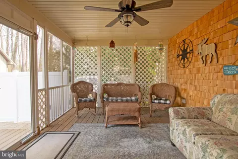 Exterior - 36499 Pine Grove Ln, Ocean View, DE 19970 photo 4 of 9
