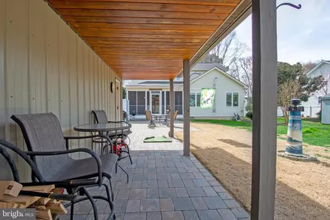 Exterior - 36499 Pine Grove Ln, Ocean View, DE 19970 photo 7 of 9