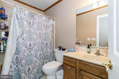 Bath - 107 Maple St, Laurel, DE 19956 photo 1 of 1