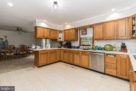Kitchen - 107 Maple St, Laurel, DE 19956 photo 2 of 3