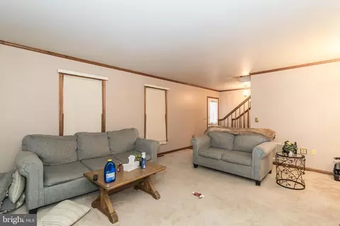 Living - 107 Maple St, Laurel, DE 19956 photo 2 of 2