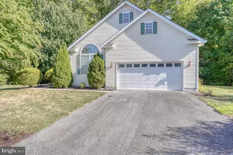 Exterior - 6 Arbutus Dr, Georgetown, DE 19947 photo 3 of 5