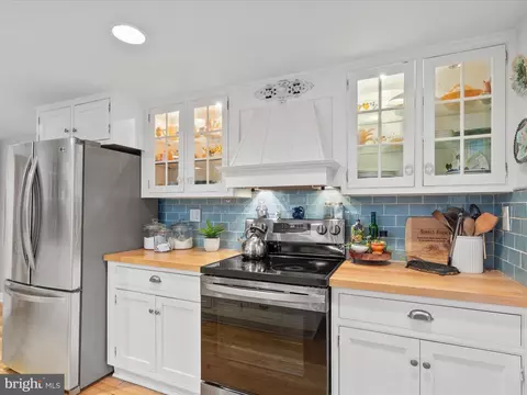 Kitchen - 311 Chestnut St, Milton, DE 19968 photo 5 of 7