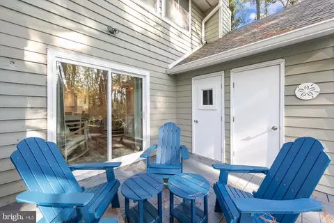 Exterior - 824 Beach Haven Dr # B, Bethany Beach, DE 19930 photo 2 of 5