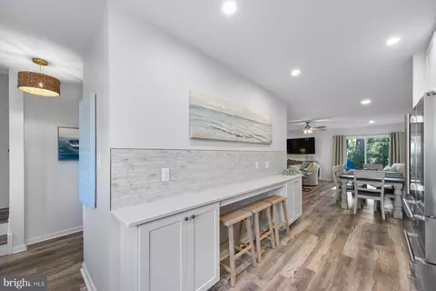 Entry Way - 824 Beach Haven Dr # B, Bethany Beach, DE 19930 photo 2 of 3