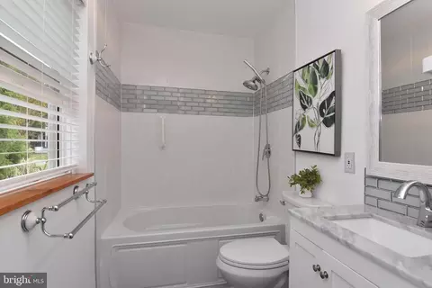 Bath - 330 Behringer Ave, Milton, DE 19968 photo 1 of 3