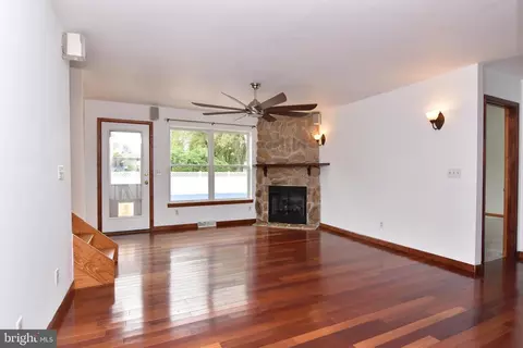 Living - 330 Behringer Ave, Milton, DE 19968 photo 1 of 4