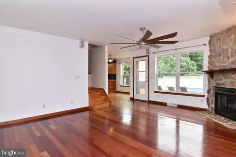Living - 330 Behringer Ave, Milton, DE 19968 photo 2 of 4