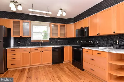 Kitchen - 330 Behringer Ave, Milton, DE 19968 photo 3 of 4