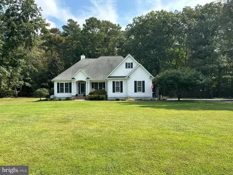 20 Woodland Dr, Seaford, DE 19973