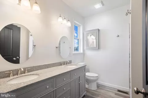 Bath - 34494 S Hudson Rd, Laurel, DE 19956 photo 2 of 3