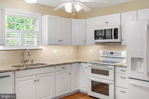 Kitchen - 409 Conwell St, Milton, DE 19968 photo 2 of 2