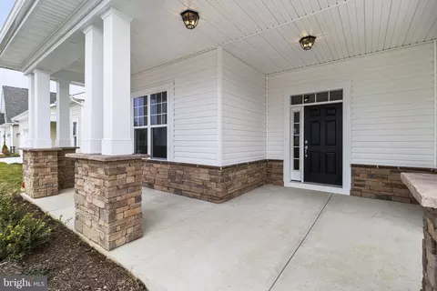 306 Heritage Shores Cir, Bridgeville, DE 19933