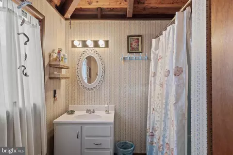 Bath - 607 4th St, Bethany Beach, DE 19930 photo 1 of 1