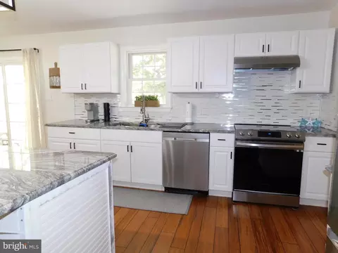 Kitchen - 21457 Park Ave, Georgetown, DE 19947 photo 3 of 6