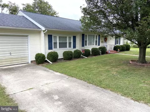 721 Magnolia Dr, Seaford, DE 19973