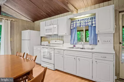 Kitchen - 34159 David Dr, Lewes, DE 19958 photo 2 of 2