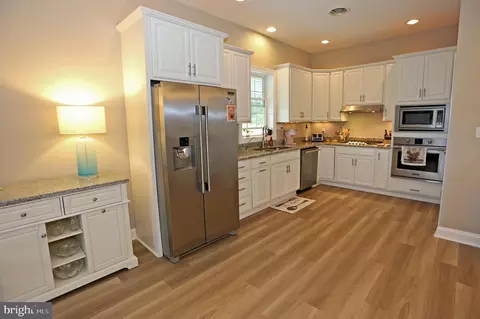 Kitchen - 23678 Fox Croft Ln, Georgetown, DE 19947 photo 2 of 2
