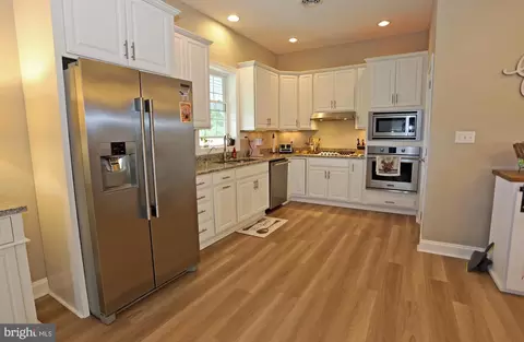 Kitchen - 23678 Fox Croft Ln, Georgetown, DE 19947 photo 1 of 2