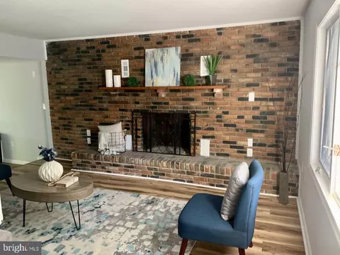 Living - 213 E Spruce St, Seaford, DE 19973 photo 1 of 2