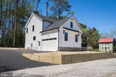 Exterior - 302 Atlantic St, Milton, DE 19968 photo 3 of 4