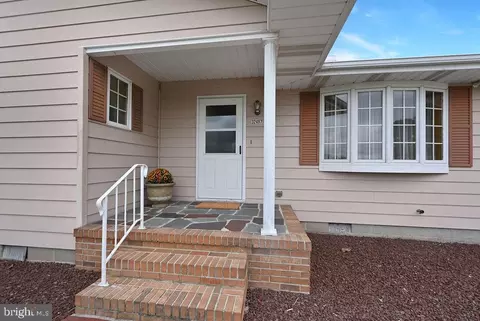 Exterior - 32497 Park Dr, Laurel, DE 19956 photo 2 of 3
