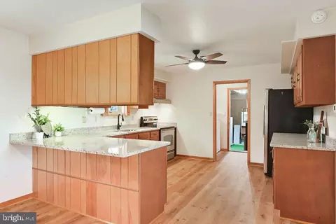 Kitchen - 32497 Park Dr, Laurel, DE 19956 photo 2 of 2