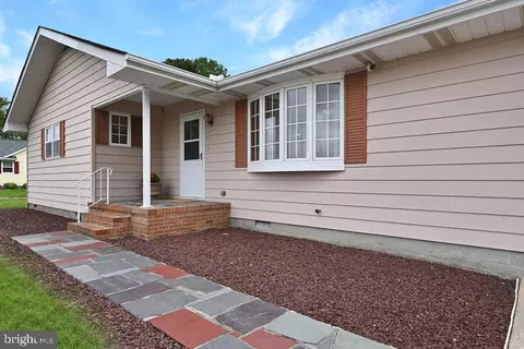 Exterior - 32497 Park Dr, Laurel, DE 19956 photo 3 of 3