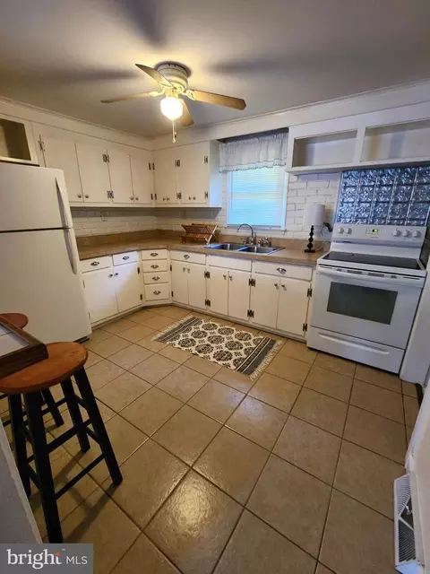 Kitchen - 10887 Pit Rd, Seaford, DE 19973 photo 1 of 4