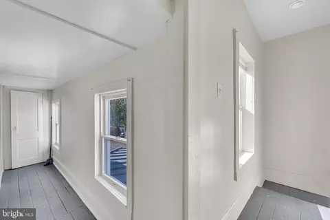 Entry Way - 10 S King St, Georgetown, DE 19947 photo 2 of 3