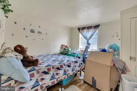 Bedroom - 10 S King St, Georgetown, DE 19947 photo 3 of 3