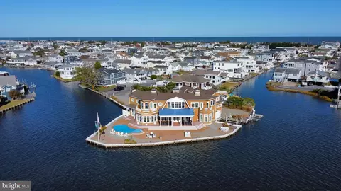 42 W Atlantic St, Fenwick Island, DE 19944