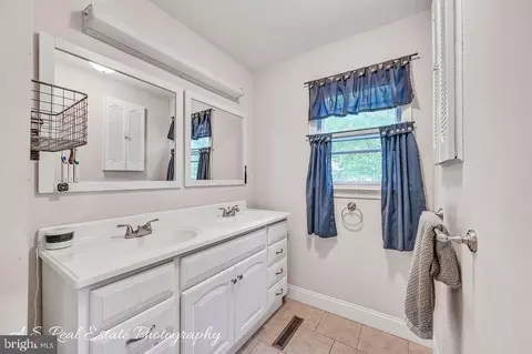 Bath - 25135 Pine Rd, Seaford, DE 19973 photo 2 of 2