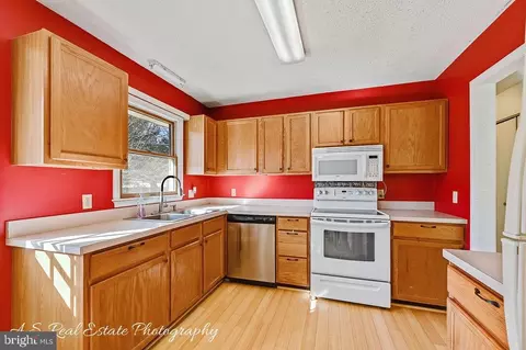 Kitchen - 35527 Jami Ave, Laurel, DE 19956 photo 1 of 1