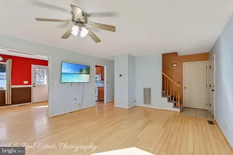 Living - 35527 Jami Ave, Laurel, DE 19956 photo 2 of 2