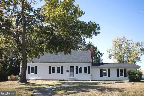 110 Maryland Ave, Laurel, DE 19956