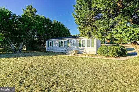 14 Circle Dr E, Milton, DE 19968