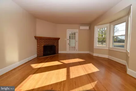 Living - 705 E Market St, Georgetown, DE 19947 photo 1 of 3
