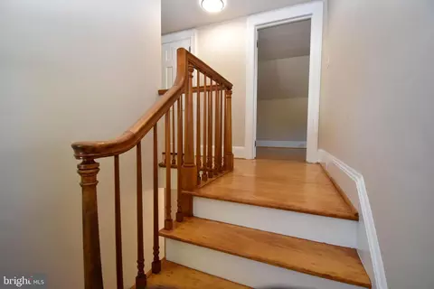 Entry Way - 705 E Market St, Georgetown, DE 19947 photo 4 of 6