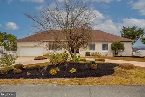 Exterior - 37763 Lagoon Ln, Ocean View, DE 19970 photo 2 of 11