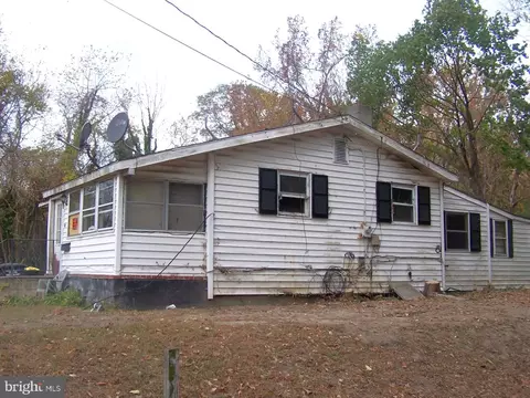 405 W 6th St, Laurel, DE 19956 photo 2
