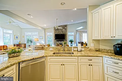 Kitchen - 35201 Seaport Loop, Lewes, DE 19958 photo 5 of 7