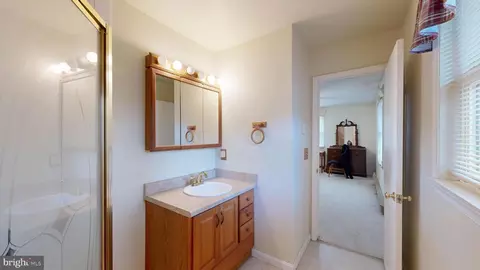 Entry Way - 28196 Layton Rd, Laurel, DE 19956 photo 6 of 10