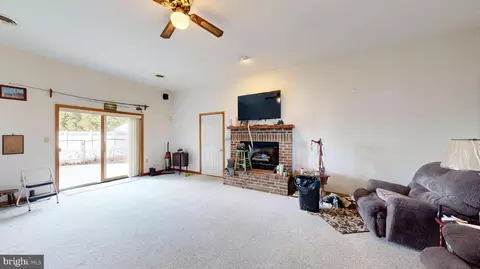 Living - 28196 Layton Rd, Laurel, DE 19956 photo 1 of 3
