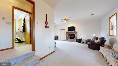 Entry Way - 28196 Layton Rd, Laurel, DE 19956 photo 2 of 10