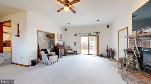 Living - 28196 Layton Rd, Laurel, DE 19956 photo 3 of 3